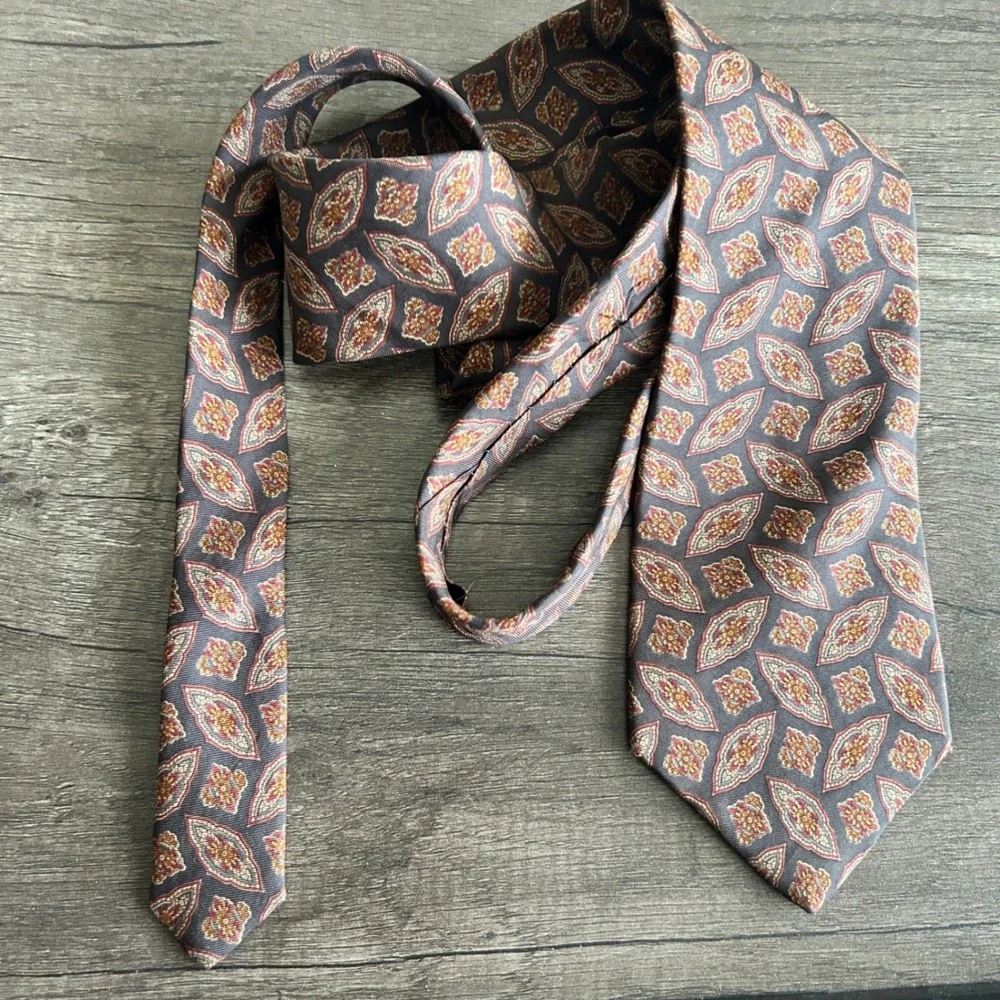 Liberty of London Mens Dark Academia Vintage‎ Necktie OS Grey Medallion Silk
